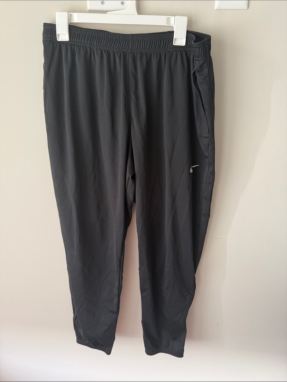 Nike Black Men's Athletic Joggers with Subtle Swoosh